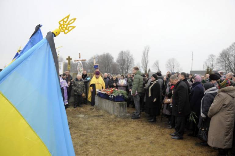 У Літині попрощалися із постраждалим у сутичках під Верховною Радою нацгвардійцем