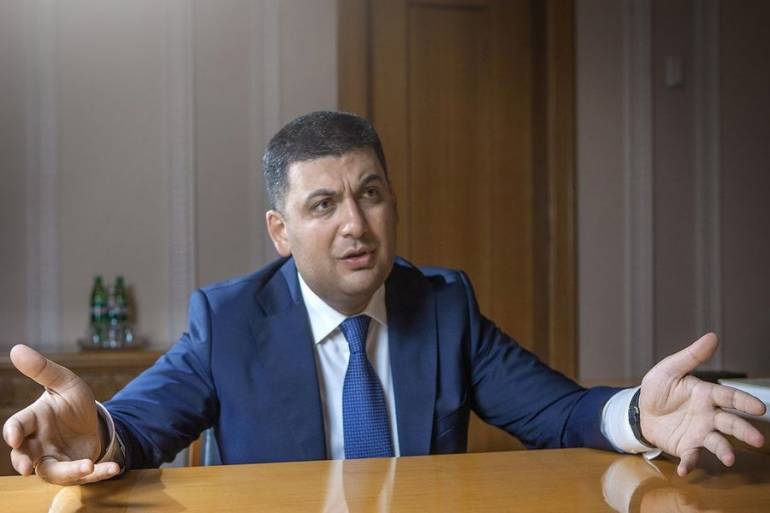 Працюй або звільнять: Гройсман закликав чиновників &laquo;не спати&raquo;