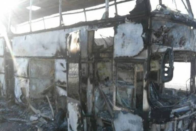 У Казахстані на трасі згорів автобус із пасажирами, 52 людини загинули