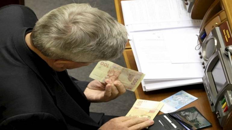 92 депутати-мільйонери отримували компенсацію від держави за оренду житла