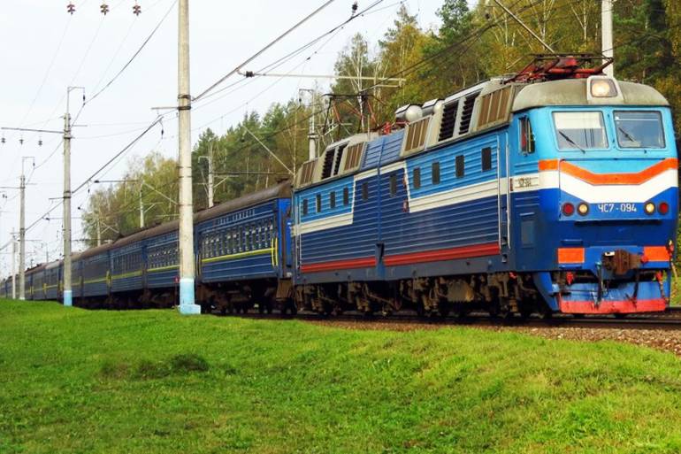 Тарифи на проїзд у поїздах знову подорожчають