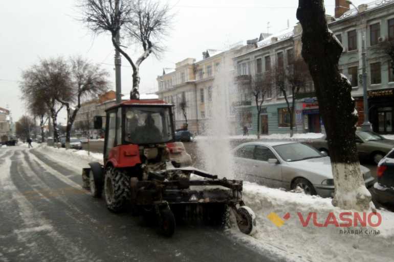 очищення снігу у Вінниці фото