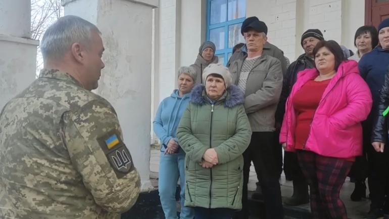 Командувач Об'єднаних сил ЗСУ Сергій Наєв зустрівся із мешканцями прикордонних населених пунктів Чернігівщини (ВІДЕО)