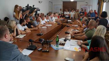 Монетизація чи пільги: на засіданні круглого столу у Вінниці ледь не дійшло до бійки (ФОТО)