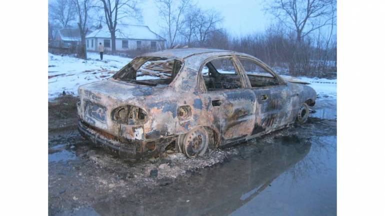 У власному авто на Вінниччині згорів чоловік