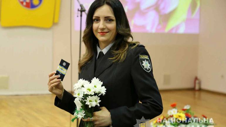Головний поліцейський Вінниччини привітав красунь в пагонах зі святом весни