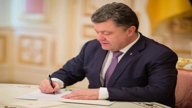 Порошенко підписав закон про реабілітацію жертв радянських репресій