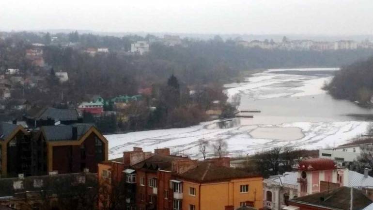 У Вінниці покрився кригою Південний Буг (ФОТО)