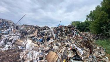 На Вінниччині назріває бунт через львівське сміття: селяни перекриють дорогу