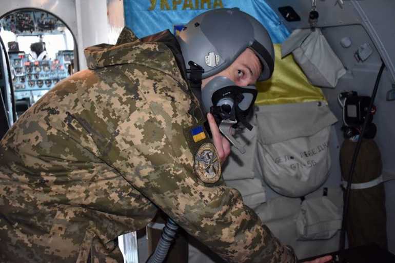 Вінницькі авіатори будуть захищені американськими шоломами
