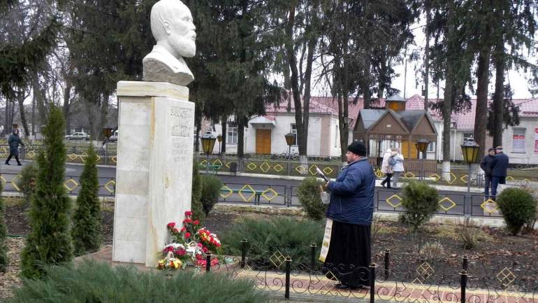 На Вінниччині встановили пам&rsquo;ятник видатному мікробіологу Заболотному