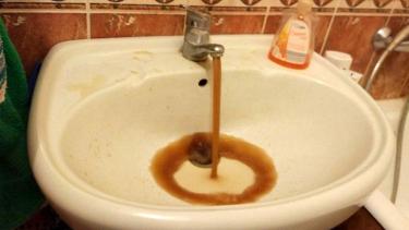 &laquo;Миємось у тазиках&raquo;: мешканці села під Вінницею вже майже тиждень без води (ФОТО)