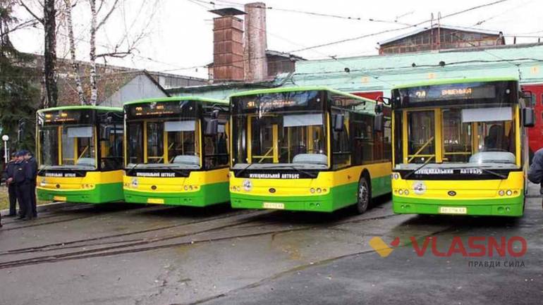 В поминальну неділю курсують безкоштовні автобуси до кладовищ