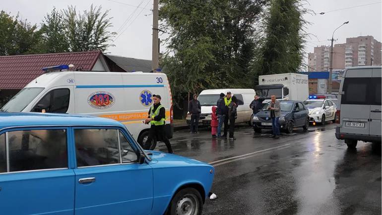 Потрійна ДТП у Вінниці: організовано реверсний рух