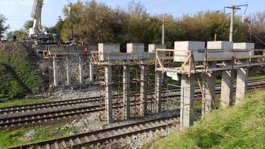 У Козятині будують міст через залізницю за гроші коронавірусного фонду