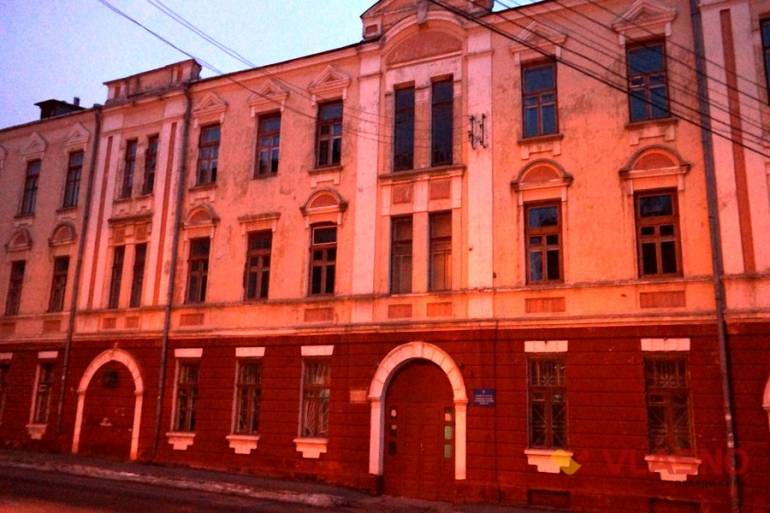 корпус Вінницького медколеджу фото
