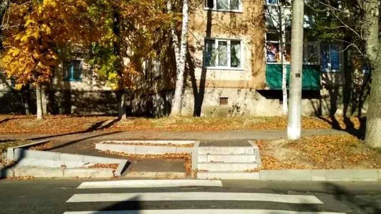 На одній із вінницьких вулиць зробили новий пішохідний перехід із пандусом