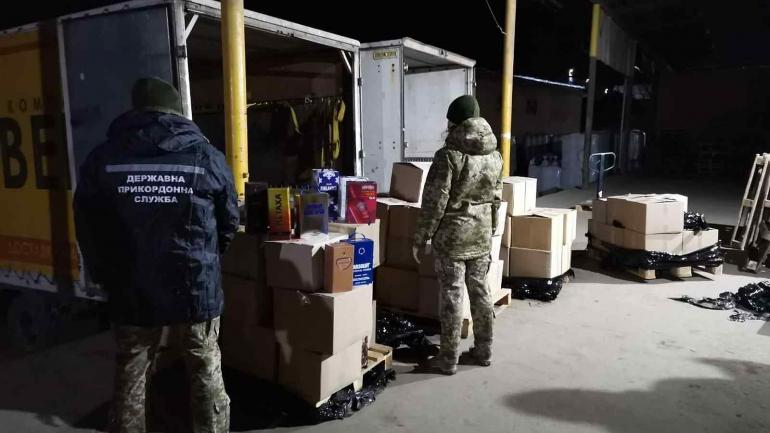 Вінницькі прикордонники вилучили 1,5 тисячі літрів контрафактного алкоголю