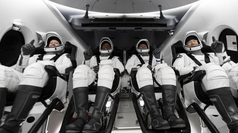 Приватна космічна компанія SpaceX запустила перший регулярний маршрут у космос