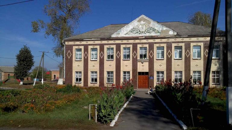 На Вінниччині в школі-інтернат зберігалися використані голки від шприців