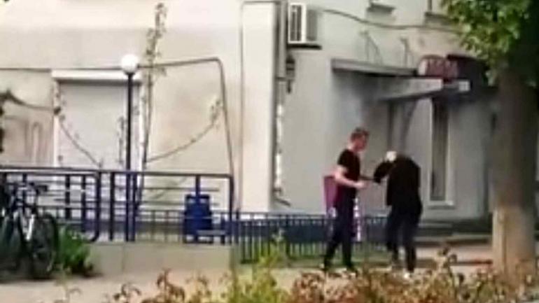 У Вінниці брат з кулаками накинувся на сестру й повалив її на асфальт