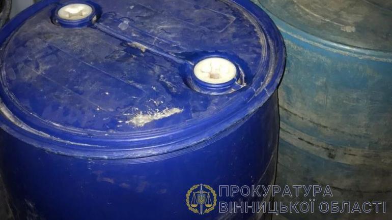 На Вінниччині зупинили вантажівку із майже 3 тисячами літрів незадокументованого спирту