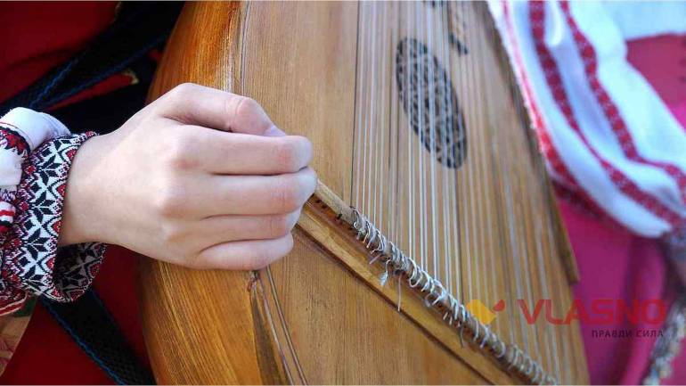 Київський майстер привіз на фестиваль &laquo;Гей, Соколи!&raquo; музичний інструмент 17 століття