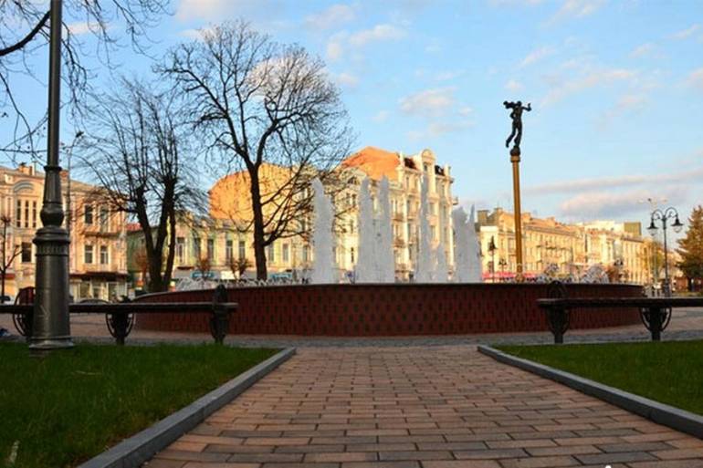Майдан Незалежності у Вінниці фото