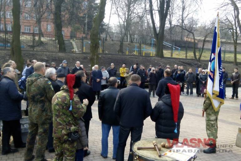 Замінити Бевза на  Богуна закликають активісти