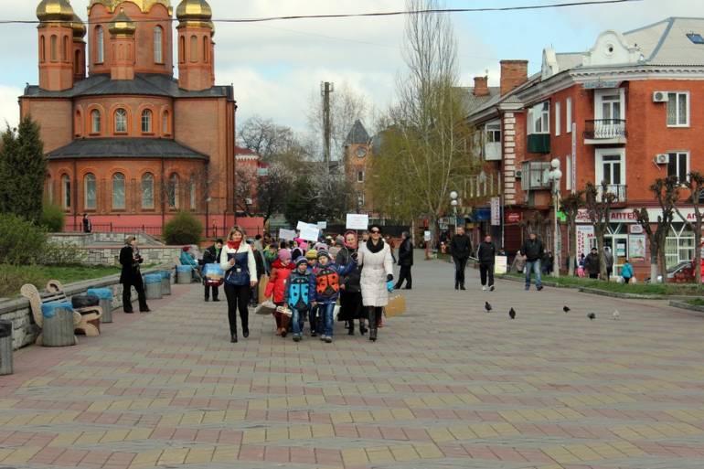  Жмеринські школярі розповіли перехожим, як зберегти довкілля 