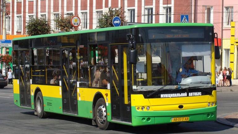 У Вінниці тимчасово змінять маршрут двох муніципальних автобусів та маршрутного таксі
