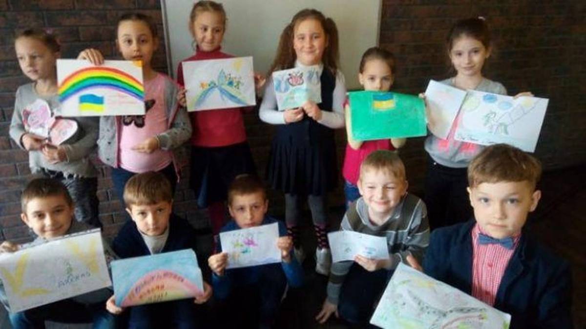 Вінницькі школярі зібрали необхідну допомогу українським воїнам