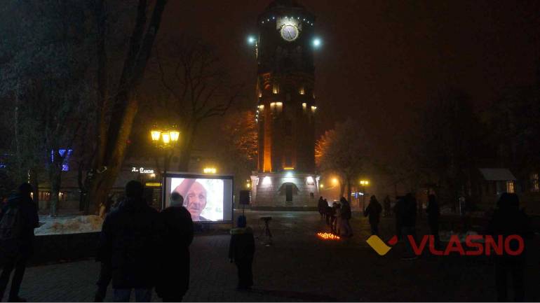 Фільм про Голодомор на головній площі міста вразив вінничан (ФОТО)