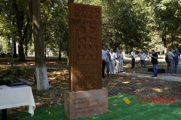 освячення вірменського хреста у Вінниці фото