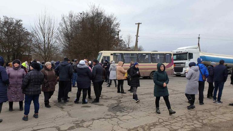 На Вінниччині перекрили дорогу: мешканці села не хочуть приєднуватися Шпиківської ОТГ