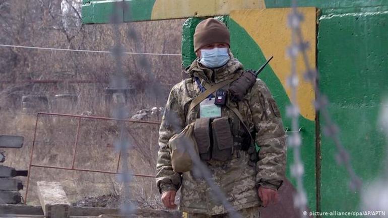 Через можливе інфікування коронавірусом 145 військових на обсервації