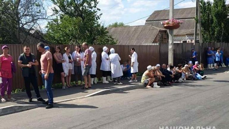 Невідомий &laquo;замінував&raquo; гайсинський молокозавод: сотню працівників евакуювали