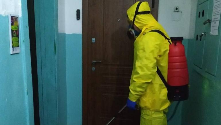 Мешканці багатоповерхівок, які відмовилися від послуги з прибирання під`їздів, мають дезінфікувати їх cамостійно за власний рахунок