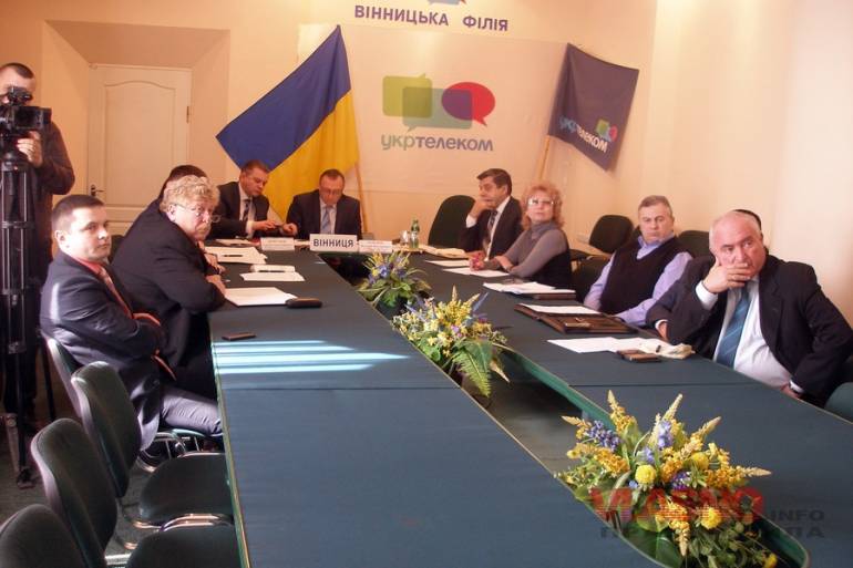 Яценюк вимагає в облдержадміністрацій виконати його доручення