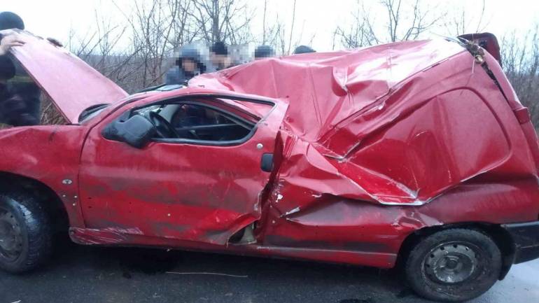 На Вінниччині молода водійка не справилася з керуванням: загинула на місці пригоди