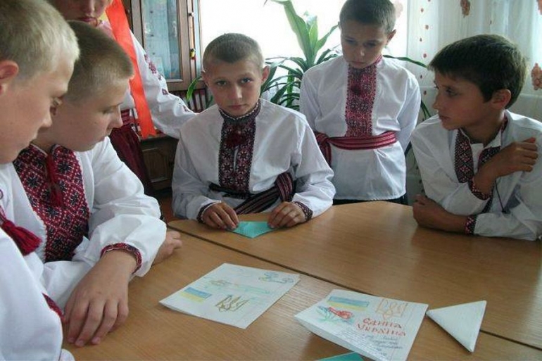 У Немирові шиють триметровий прапор і починають акцію-марафон &laquo;Україна &ndash; понад усе&raquo;