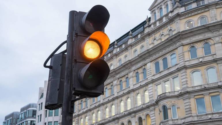 В уряді планують відмінити жовтий сигнал світлофора