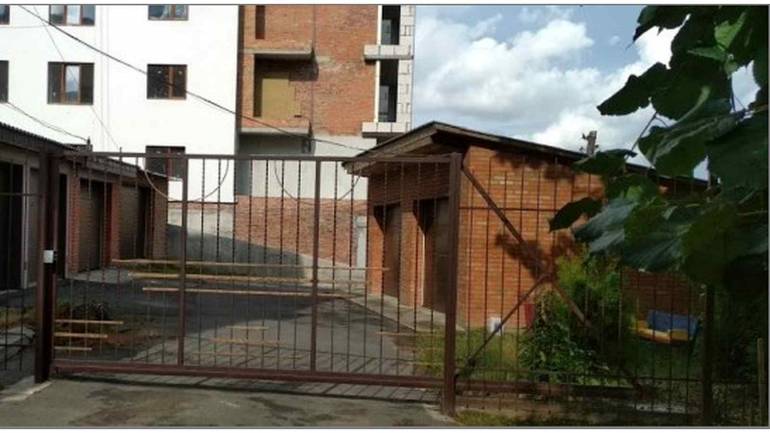 У Вінниці вирішили знести паркан заступника голови ОДА
