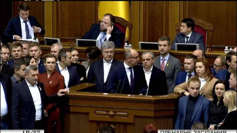 Опозиція вимагає від президента негайно озвучити план переговорів у Нормандському форматі