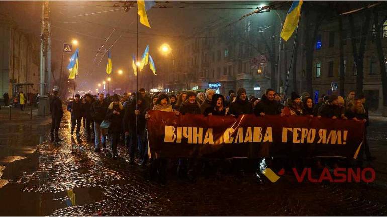 &laquo;Крути! Крути! Не забути!&raquo; - близько півтисячі вінничан вшанували &laquo;українських спартанців&raquo;