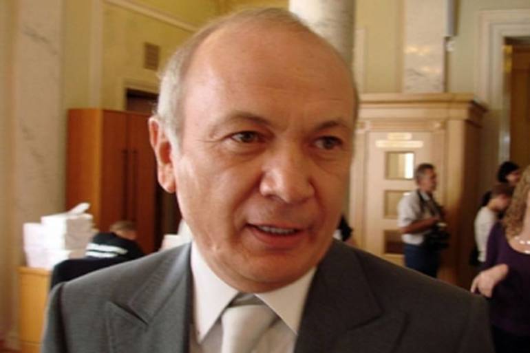 Суд заморозим рахунки Єнакіївського у Швейцарії