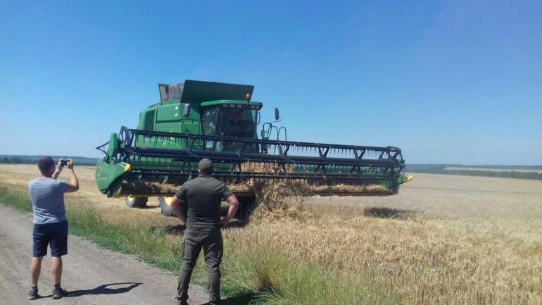 Ячмінні &ldquo;війни&rdquo;:  зерно, засіяне компанією члена ВО &ldquo;Батьківщина&rdquo;, зібрала фірма, пов&rsquo;язана із Порошенком