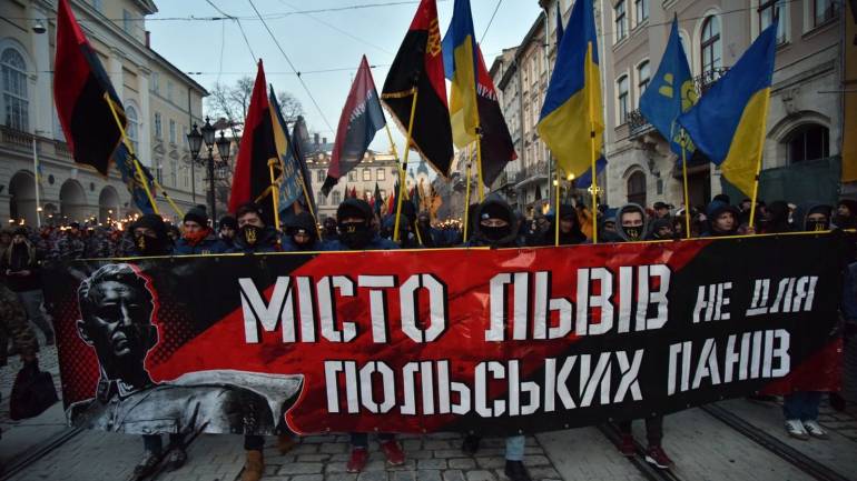 &laquo;Львів не для польських панів&raquo; &ndash; активісти вийшли на смолоскипний марш