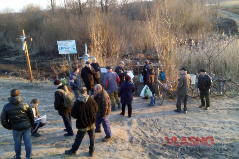 Жителі Пирогово збирають підписи проти забудови Вишенського озера