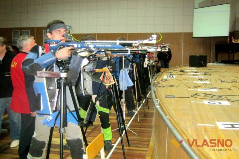   З гвинтівки та пістолета стріляли в актовій залі вінницького педуніверситету  
